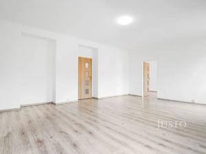 Prodej bytu 3+1, Teplice, Vrázova, 75 m2