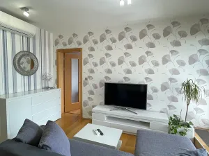 Pronájem bytu 2+kk, Praha - Smíchov, U Okrouhlíku, 49 m2