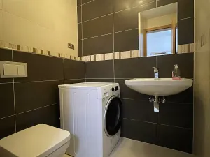 Pronájem bytu 2+kk, Praha - Smíchov, U Okrouhlíku, 49 m2