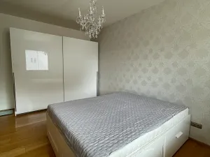 Prodej bytu 2+kk, Praha - Smíchov, U Okrouhlíku, 49 m2