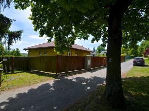 Prodej pozemku pro bydlení, Mníšek pod Brdy, Na Madlenkách, 878 m2