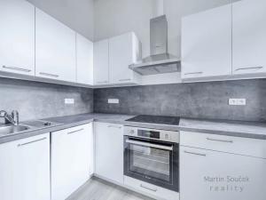 Pronájem bytu 3+kk, Praha - Holešovice, Šimáčkova, 70 m2