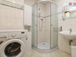 Prodej bytu 3+1, Karlovy Vary - Dvory, 1. máje, 70 m2