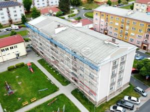 Prodej bytu 2+1, Ostrov, Hlavní třída, 60 m2