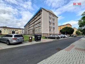 Prodej bytu 2+1, Ostrov, Hlavní třída, 60 m2