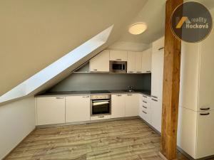 Prodej bytu 2+kk, Praha - Libeň, Zenklova, 83 m2