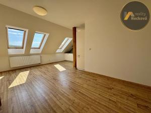 Prodej bytu 2+kk, Praha - Libeň, Zenklova, 83 m2