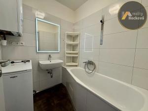 Prodej bytu 2+kk, Praha - Libeň, Zenklova, 89 m2