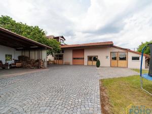 Prodej rodinného domu, Klešice, 365 m2