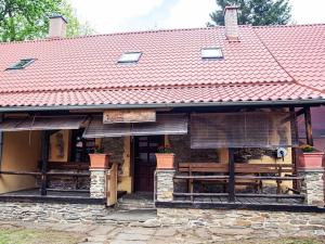 Prodej zemědělské usedlosti, Hlavňovice, 1841 m2