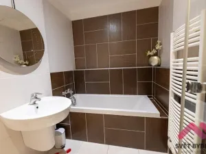 Pronájem bytu 2+kk, Praha - Holešovice, Jankovcova, 55 m2