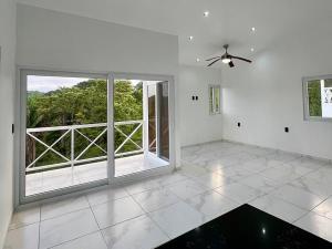 Prodej rodinného domu, Coxen Hole, Roatán, Honduras, 90 m2