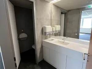Pronájem kanceláře, Praha - Smíchov, Plzeňská, 356 m2