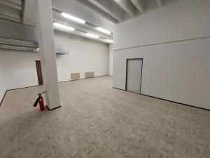 Pronájem skladu, Znojmo, Pražská, 111 m2