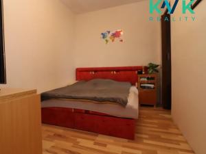 Pronájem bytu 1+kk, Karlovy Vary, Dubová, 30 m2