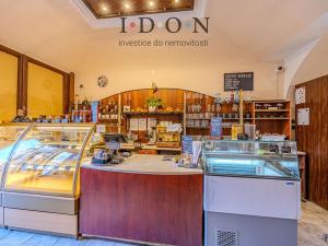 Prodej rodinného domu, Frýdek-Místek, Zámecké nám., 450 m2