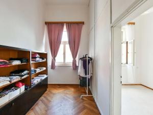 Pronájem bytu 3+1, Praha - Nové Město, Senovážné náměstí, 90 m2