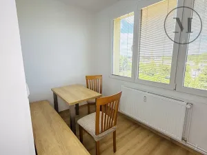 Pronájem bytu 2+1, Jindřichův Hradec, sídliště Vajgar, 55 m2