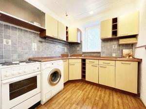 Prodej bytu 3+kk, Praha - Prosek, Letňanská, 77 m2