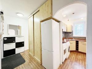 Prodej bytu 3+kk, Praha - Prosek, Letňanská, 77 m2