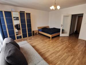 Pronájem bytu 1+kk, Praha - Strašnice, Vinohradská, 43 m2
