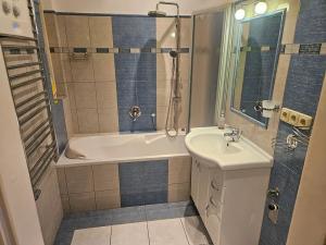 Pronájem bytu 2+kk, Praha - Žižkov, Čajkovského, 58 m2