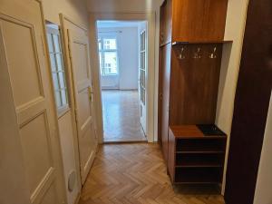 Pronájem bytu 2+kk, Praha - Žižkov, Čajkovského, 58 m2