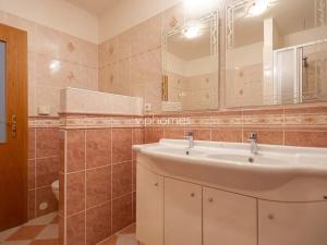 Pronájem bytu 4+1, Praha - Smíchov, 225 m2