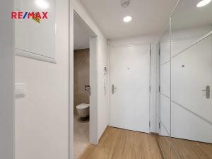 Pronájem bytu 1+kk, Praha - Hloubětín, Poděbradská, 37 m2