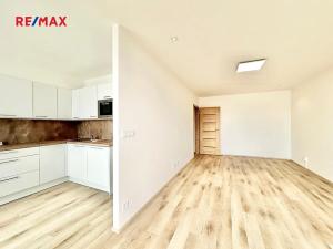 Pronájem bytu 3+kk, Praha - Kobylisy, Střekovská, 67 m2