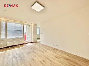 Pronájem bytu 3+kk, Praha - Kobylisy, Střekovská, 67 m2