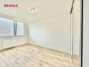Pronájem bytu 3+kk, Praha - Kobylisy, Střekovská, 67 m2