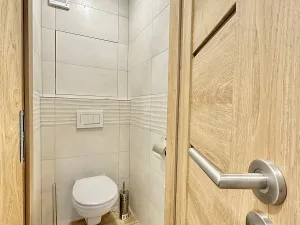 Pronájem bytu 3+kk, Praha - Kobylisy, Střekovská, 67 m2