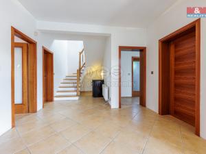 Prodej rodinného domu, Nová Role - Mezirolí, 221 m2