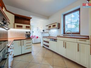Prodej rodinného domu, Nová Role - Mezirolí, 221 m2