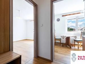 Pronájem bytu 1+1, Rakovník, Malinovského, 28 m2