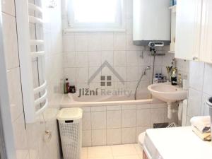 Prodej bytu 3+1, Nové Hrady, Sídliště míru, 77 m2