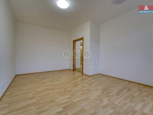 Pronájem bytu 2+kk, Plzeň - Lobzy, Masarykova, 43 m2