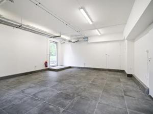 Pronájem obchodního prostoru, Praha - Kobylisy, Bergerova, 105 m2