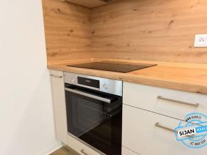 Pronájem bytu 2+kk, Opava, Krnovská, 36 m2