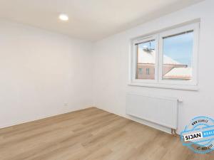 Pronájem bytu 2+kk, Opava, Krnovská, 36 m2