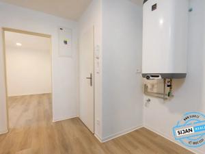 Pronájem bytu 2+kk, Opava, Krnovská, 36 m2