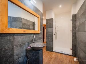 Pronájem atypického bytu, Květnice, Na Ladech, 110 m2