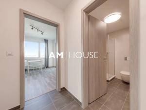 Pronájem bytu 1+kk, Praha - Strašnice, Zvěřinova, 48 m2