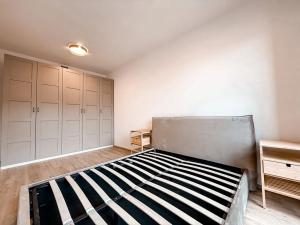 Pronájem bytu 2+kk, Praha - Hloubětín, Domalípova, 59 m2