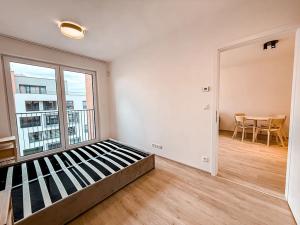 Pronájem bytu 2+kk, Praha - Hloubětín, Domalípova, 59 m2