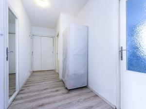Pronájem bytu 3+kk, Praha - Kobylisy, Mirovická, 68 m2