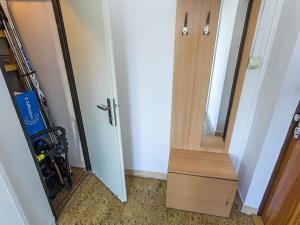 Pronájem bytu 3+kk, Praha - Kobylisy, Mirovická, 68 m2