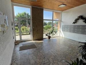 Pronájem bytu 2+kk, Praha - Kobylisy, Kyselova, 44 m2