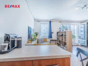 Prodej bytu 1+kk, Praha - Černý Most, Dobrovolného, 32 m2